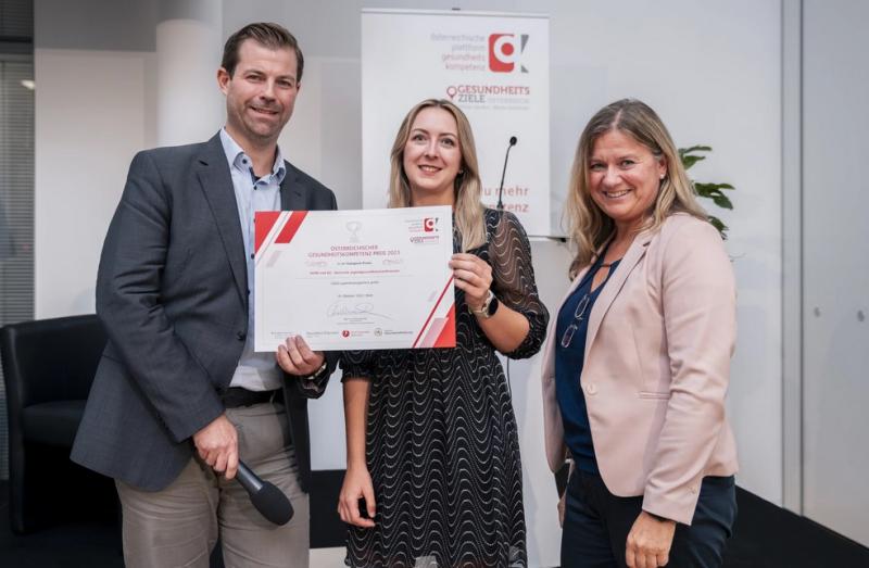 Preisverleihung des ÖGPK-Preises, v.l.n.r. Johannes Heher (LOGO), Lisa Bauer (Gesundheitsfonds Steiermark) und Hilde Wolf (Institut für Frauen- und Männergesundheit Wien)